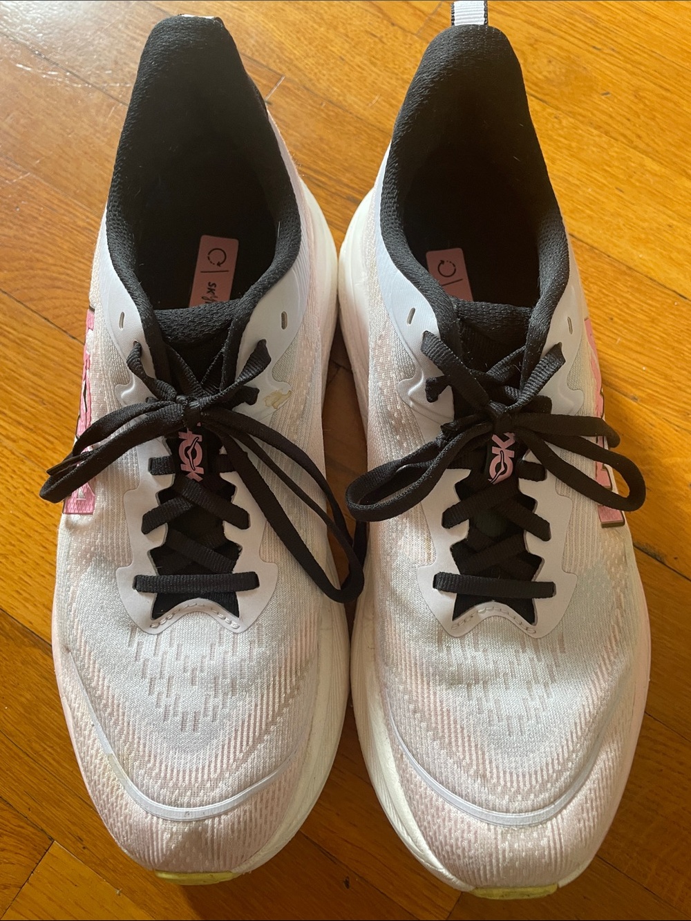 Hoka Skyflow Women's White and Pink Running Sneakers size 9